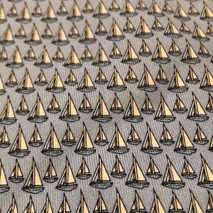 Vineyard vines blue sailboat tie.  Great condition 100% silk made in the USA